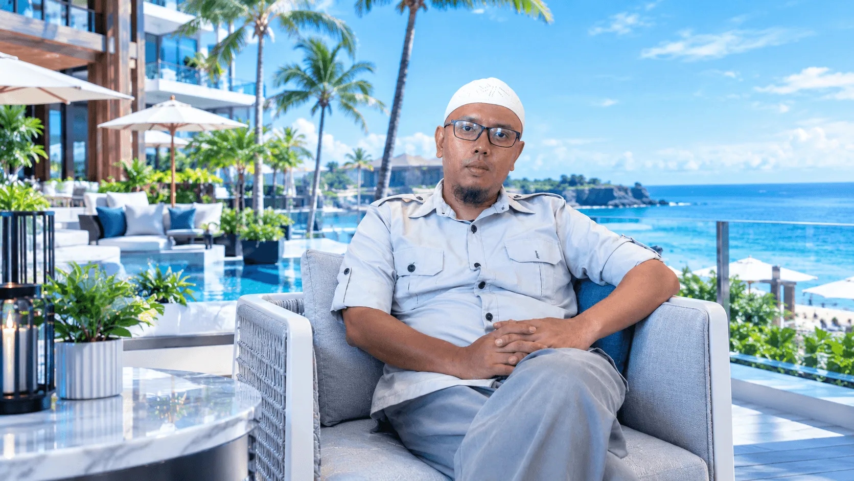 سائق إندونيسي يتحدث العربية في إندونيسيا